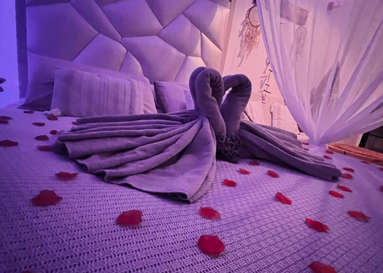 Villa Cocoon - Love Room Cocooning & 50 Nuances Cuges-les-Pins Exterior photo