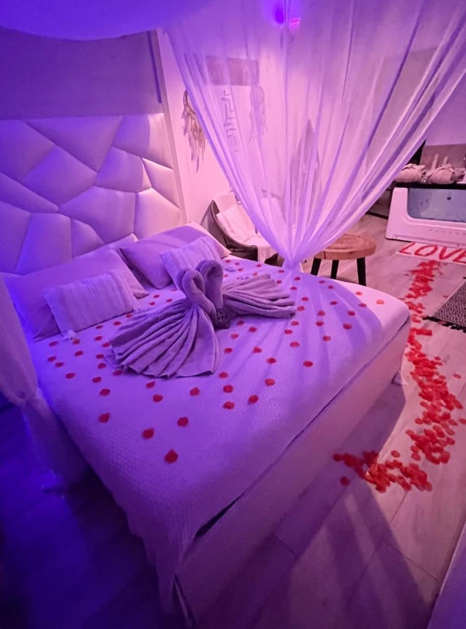 Villa Cocoon - Love Room Cocooning & 50 Nuances Cuges-les-Pins Exterior photo